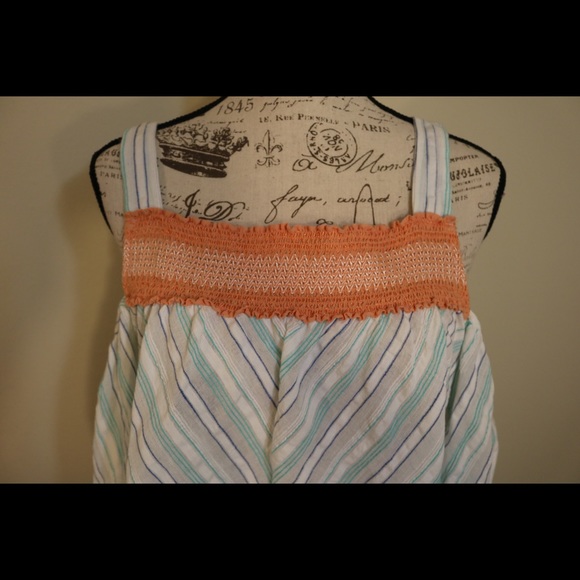 New with tags Banjara smocked cold shoulder top - Picture 4 of 8